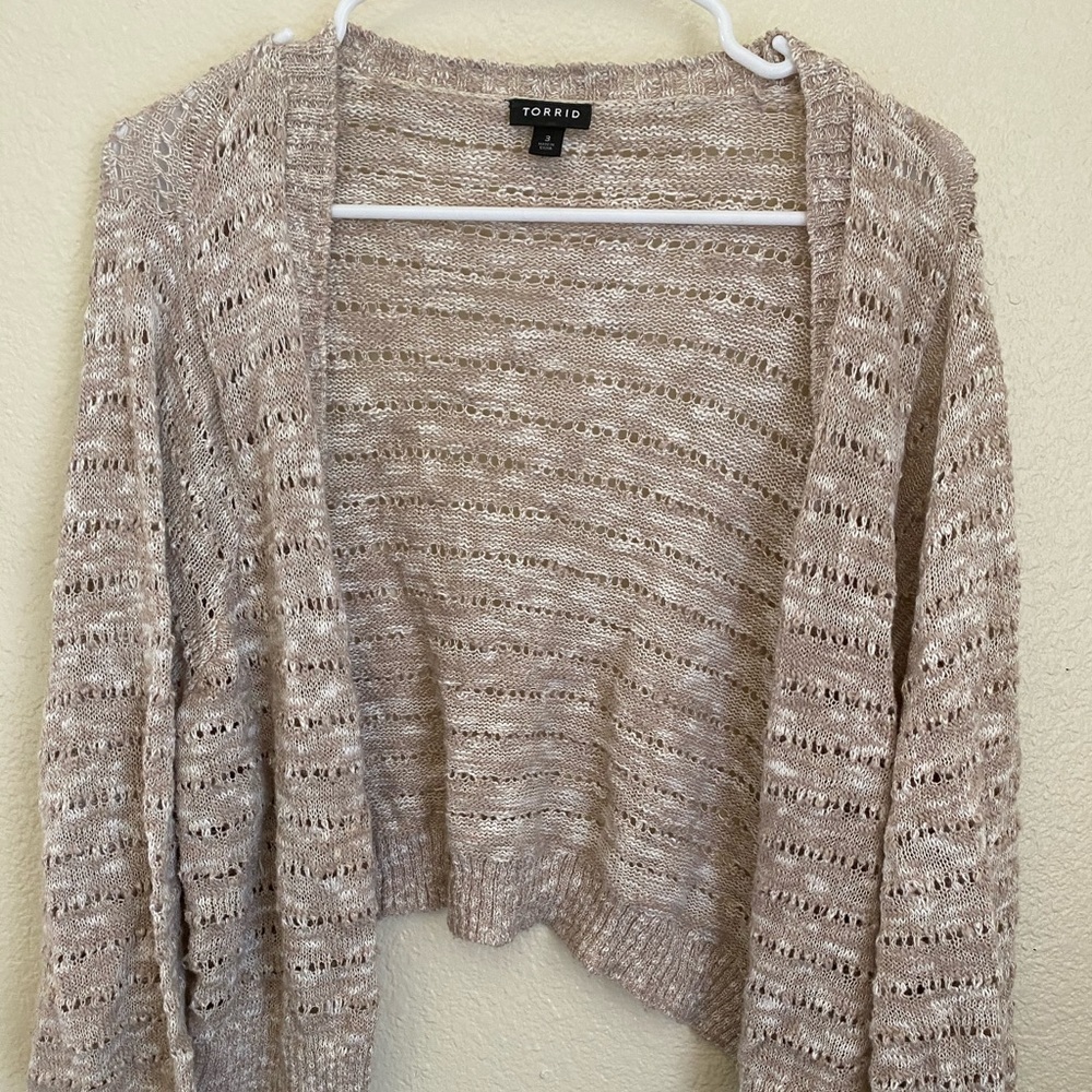 Torrid sweater cropped shrug 3/4 sleeves///size 3